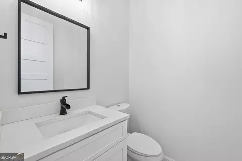 Bath - 1534 Red Cedar Rd, Commerce, GA 30530 photo 6 of 10
