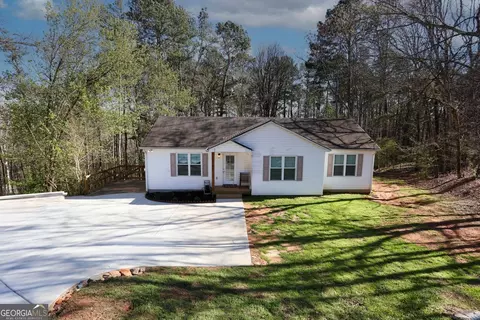 3710 Rambling Woods Dr, Loganville, GA 30052