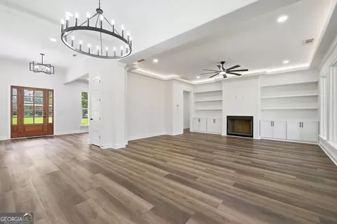 Living - 1254 Mulberry, Commerce, GA 30530 photo 3 of 7