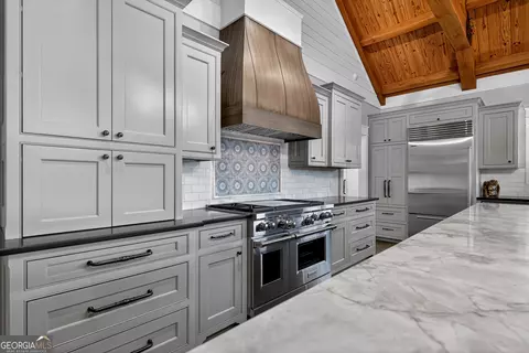 Kitchen - 175 Thornton Rd, Franklin, GA 30217 photo 3 of 9