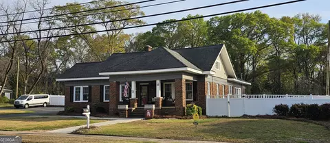 503 Forsyth St, Barnesville, GA 30204