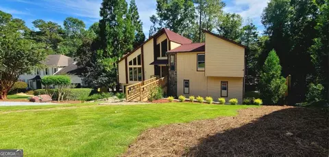 2696 Long Lake Ter NE, Roswell, GA 30075