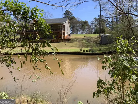 109 Cape Harbour Dr NW, Milledgeville, GA 31061