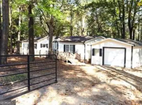 576 Nichols Rd, Pendergrass, GA 30567