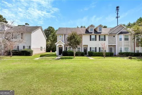 8662 Thomas Rd, Riverdale, GA 30274