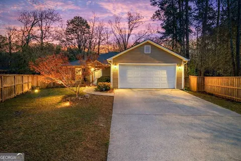 212 Whispering Pine Cir NE, White, GA 30184