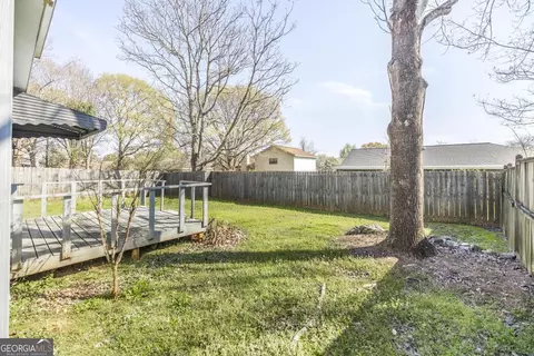 Exterior - 104 Pebblebrook E, Warner Robins, GA 31088 photo 10 of 10