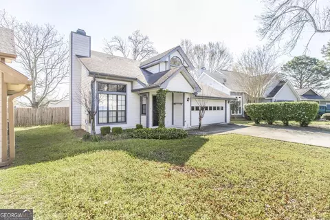 Exterior - 104 Pebblebrook E, Warner Robins, GA 31088 photo 3 of 10