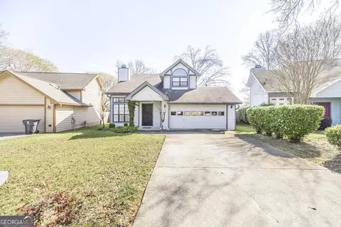 Exterior - 104 Pebblebrook E, Warner Robins, GA 31088 photo 2 of 10