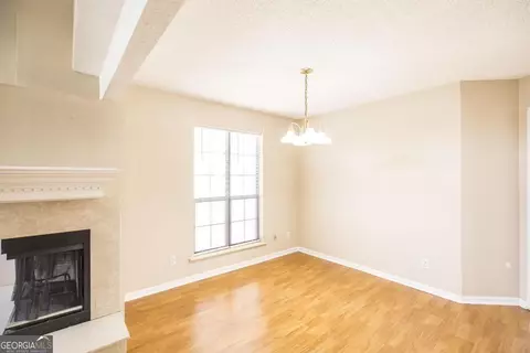Living - 104 Pebblebrook E, Warner Robins, GA 31088 photo 4 of 6