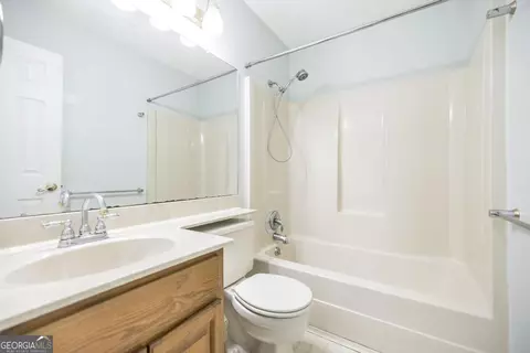 Bath - 104 Pebblebrook E, Warner Robins, GA 31088 photo 3 of 3