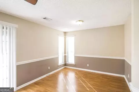 Living - 104 Pebblebrook E, Warner Robins, GA 31088 photo 6 of 6