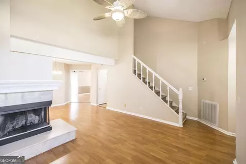 Living - 104 Pebblebrook E, Warner Robins, GA 31088 photo 2 of 6