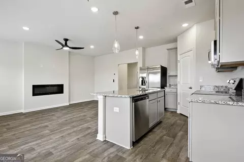 Kitchen - 11516 Kimberly Way, Hampton, GA 30228 photo 1 of 2