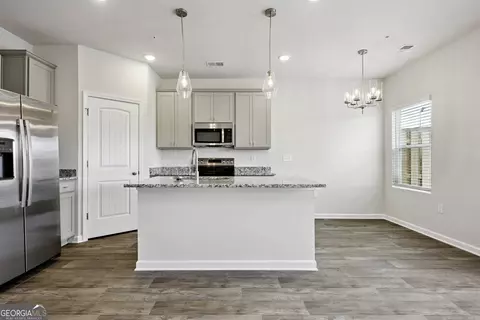 Kitchen - 11516 Kimberly Way, Hampton, GA 30228 photo 2 of 2