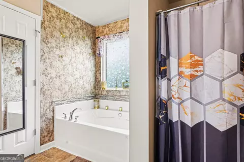 Bath - 308 Pardue Dr, Thomaston, GA 30286 photo 4 of 5