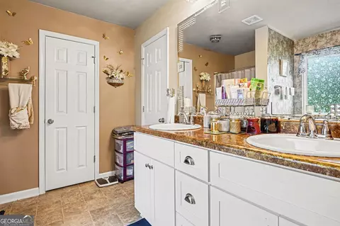 Bath - 308 Pardue Dr, Thomaston, GA 30286 photo 2 of 5