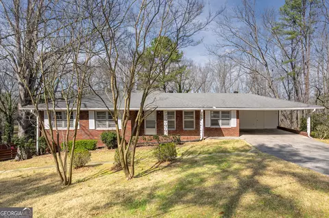 33 Summit Dr, Lindale, GA 30147