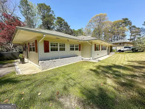 Exterior - 450 Gordon Cir, Lagrange, GA 30240 photo 2 of 7