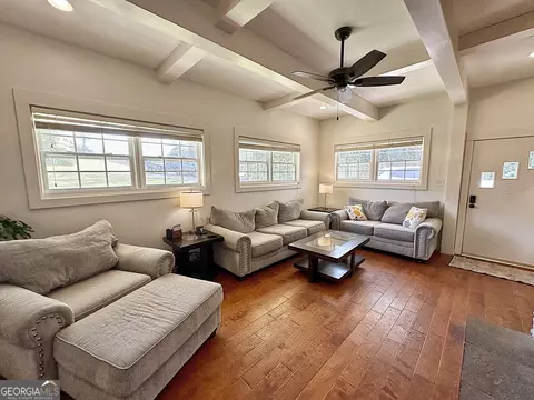 Living - 450 Gordon Cir, Lagrange, GA 30240 photo 2 of 3