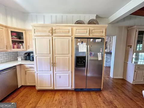 Kitchen - 450 Gordon Cir, Lagrange, GA 30240 photo 3 of 5