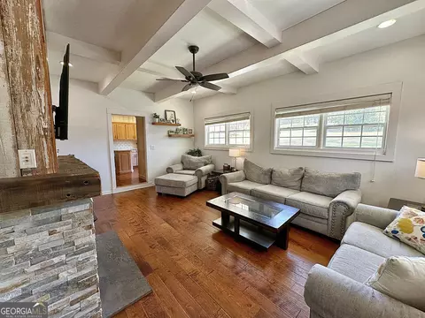 Living - 450 Gordon Cir, Lagrange, GA 30240 photo 1 of 3