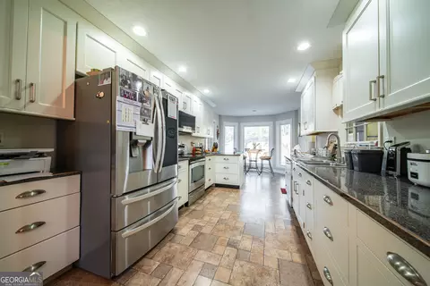 Kitchen - 112 Brookwood Dr, Lagrange, GA 30240 photo 1 of 3