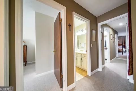 Entry Way - 112 Brookwood Dr, Lagrange, GA 30240 photo 3 of 5