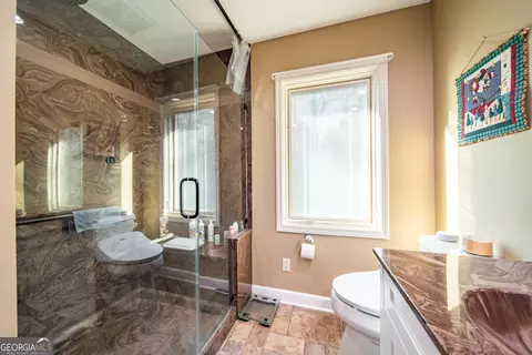 Bath - 112 Brookwood Dr, Lagrange, GA 30240 photo 3 of 4