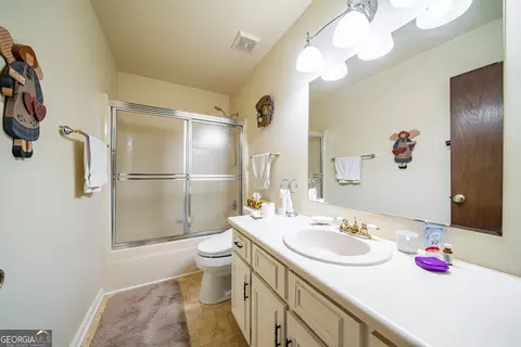 Bath - 112 Brookwood Dr, Lagrange, GA 30240 photo 1 of 4