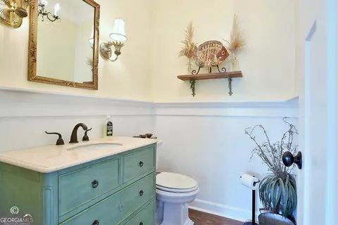 Bath - 239 Robin Dr, Hamilton, GA 31811 photo 2 of 5