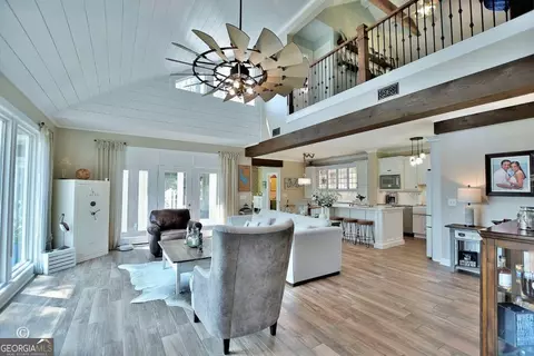 Living - 239 Robin Dr, Hamilton, GA 31811 photo 1 of 3