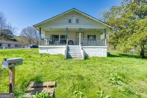 811 Schmitt Rd, Rossville, GA 30741