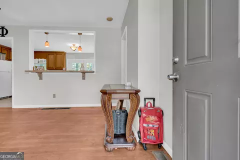Entry Way - 39 Meadowbrook Dr, Toccoa, GA 30577 photo 1 of 3