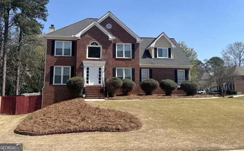 930 Cedar Bluff Trl SW, Lilburn, GA 30047