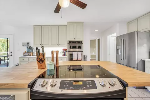Kitchen - 918 Eagle Dr, Monticello, GA 31064 photo 5 of 5