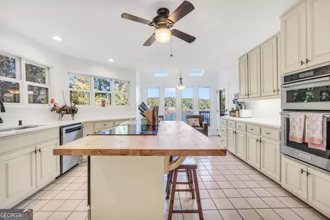 Kitchen - 918 Eagle Dr, Monticello, GA 31064 photo 3 of 5