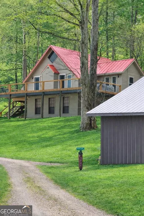 137 Blue Spruce Dr, Blairsville, GA 30512