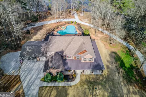 245 Lakeshore Dr, Jefferson, GA 30549