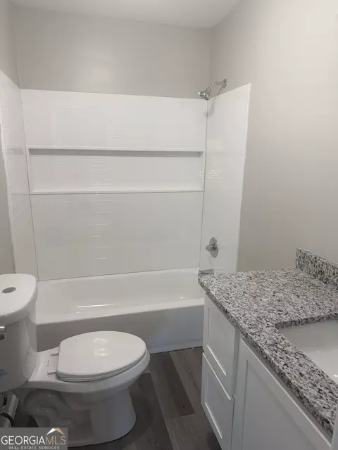 Bath - 330 Lennox Rd, Dublin, GA 31021 photo 3 of 3