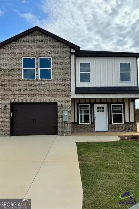 262 Beau Claire Cir, Byron, GA 31008