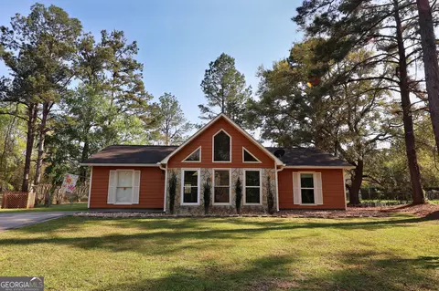 106 Ayries Dr, Thomasville, GA 31792