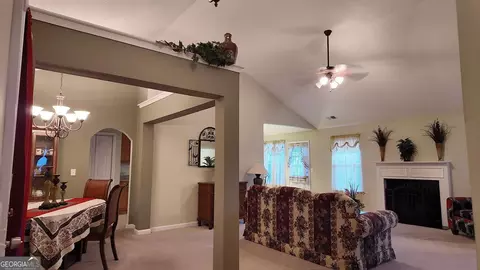 Entry Way - 109 Cotton Dr, Jackson, GA 30233 photo 2 of 4