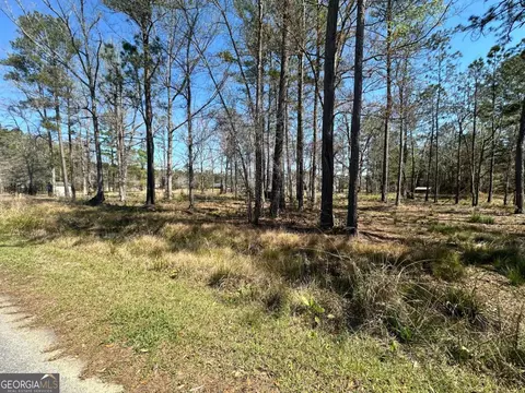 102 Trail S, Midway, GA 31320