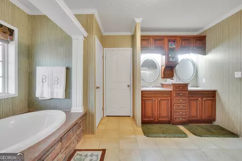 Bath - 90 Forest Rd, Stockbridge, GA 30281 photo 2 of 4