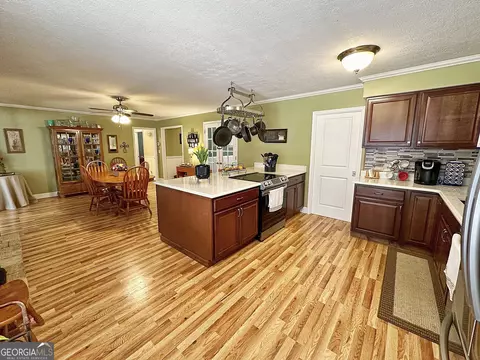 Kitchen - 201 Willowcrest Way, Lagrange, GA 30240 photo 2 of 6