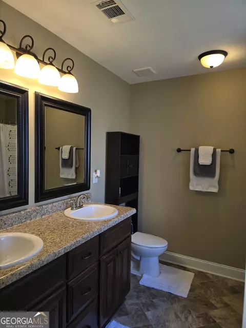 Bath - 216 Winsted Ct, Perry, GA 31069 photo 2 of 2