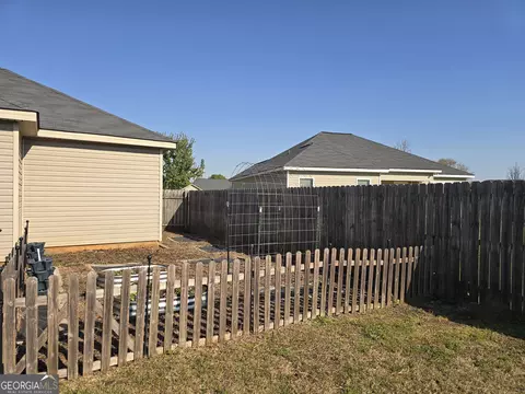 Exterior - 216 Winsted Ct, Perry, GA 31069 photo 2 of 3
