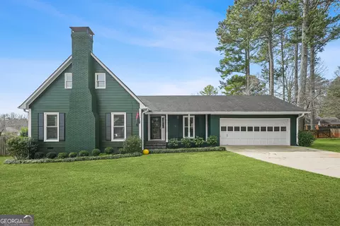 208 Larcom Ln, Griffin, GA 30224