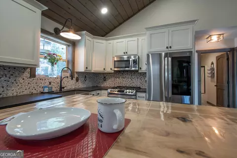 Kitchen - 1220 Burger Rd, Murphy, NC 28906 photo 3 of 6